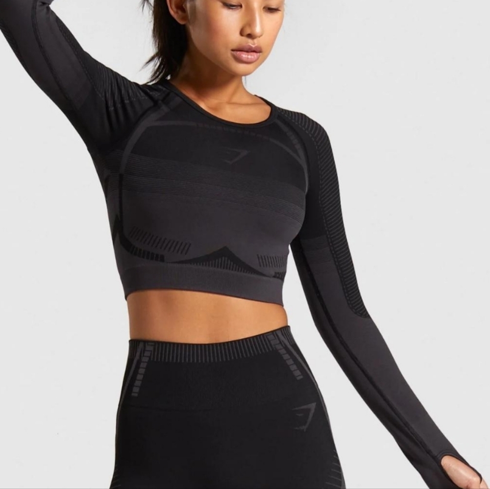 Gymshark Charcoal and Black Activewear Cropped Top